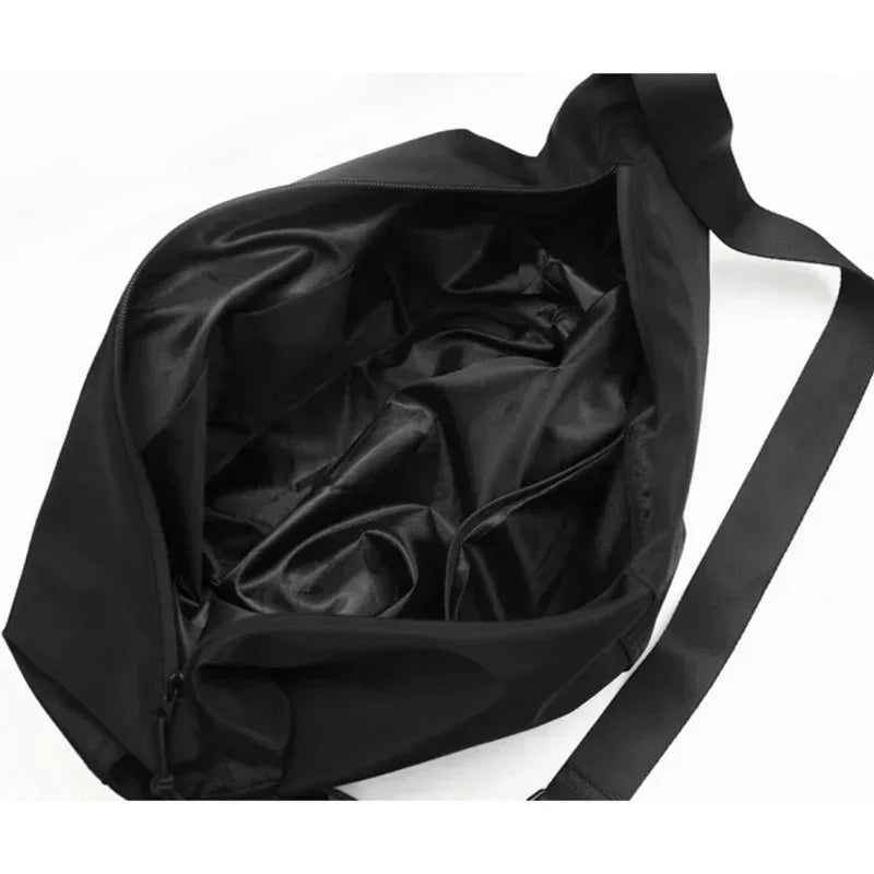 Sacoche bandoulière homme 55 cm de large, coupe hobo unisexe