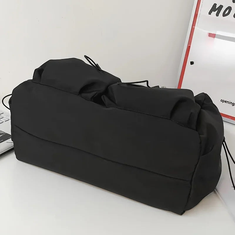 Sac bandoulière 36 x 27 x 18 cm en nylon noir, doublure polyester