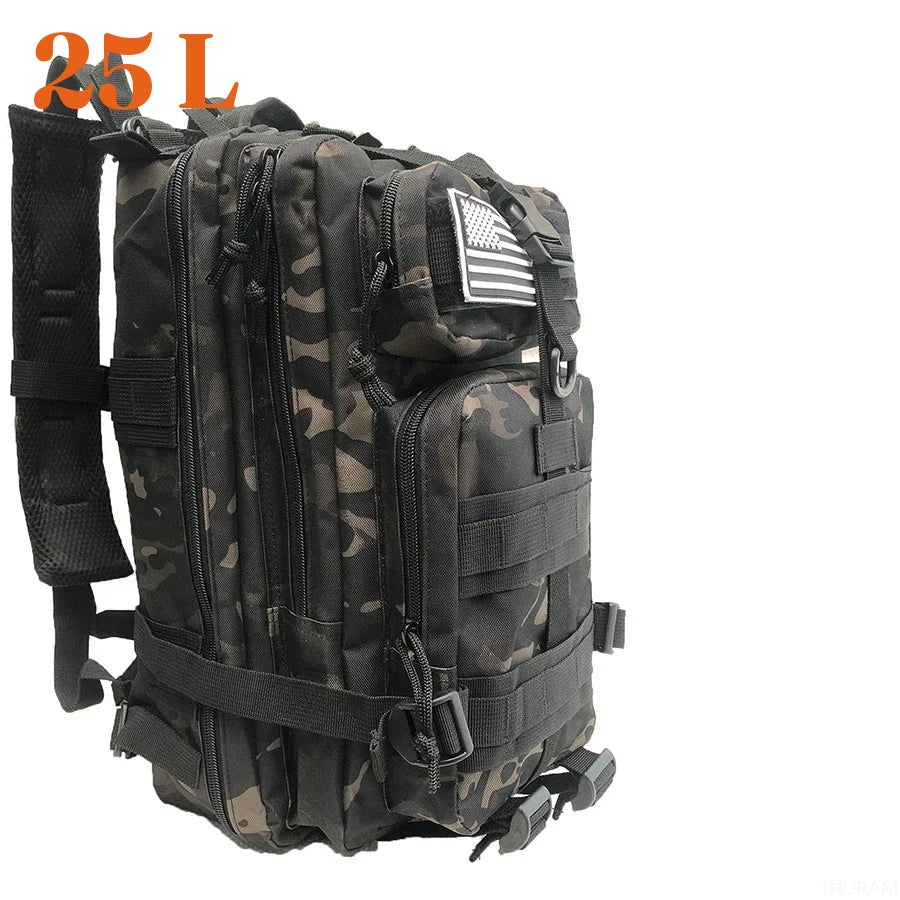 Sac à dos de randonnée 25 L, coloris camouflage noir