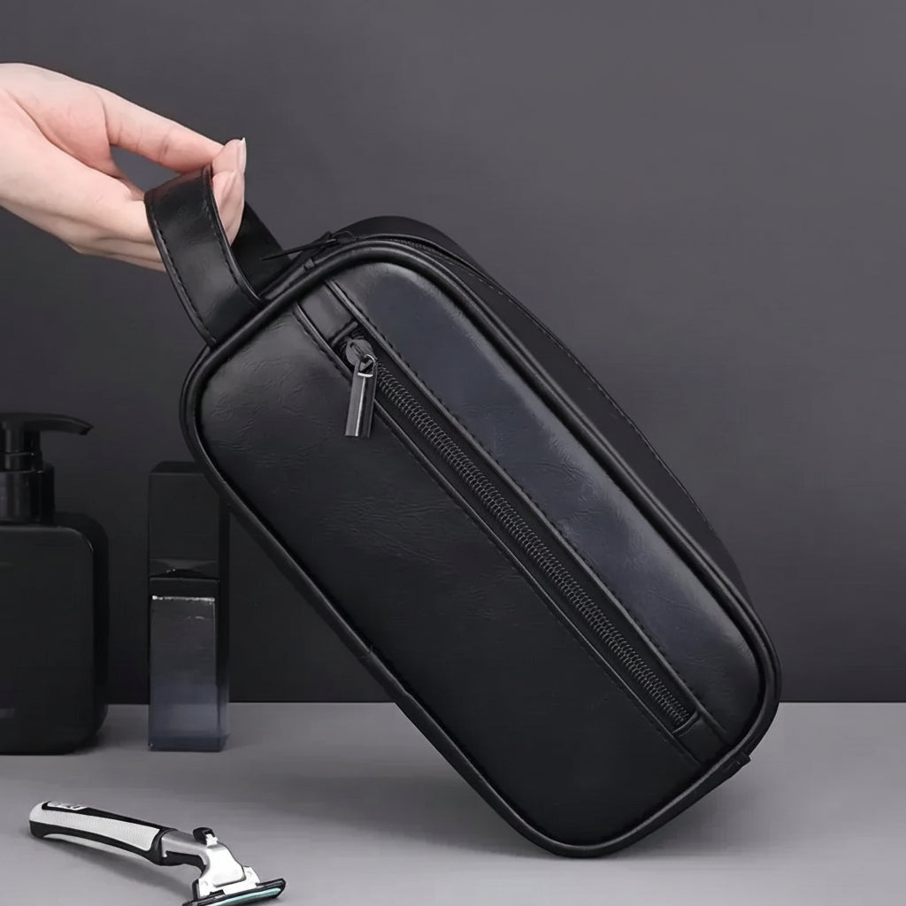 Trousse de toilette homme aspect cuir – matière texturée